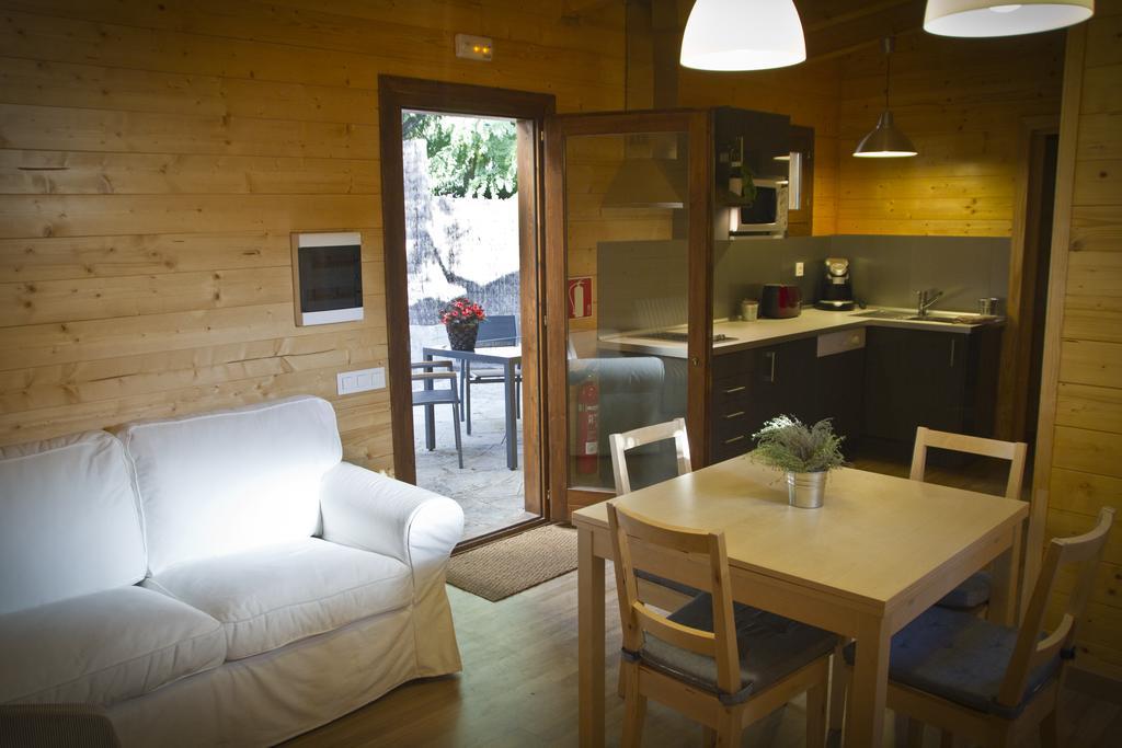Apartamentos El Bosquet Sant Cugat del Vallès Room photo